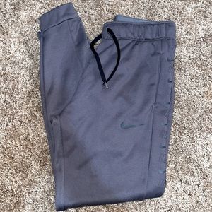 Nike woman’s small sweats